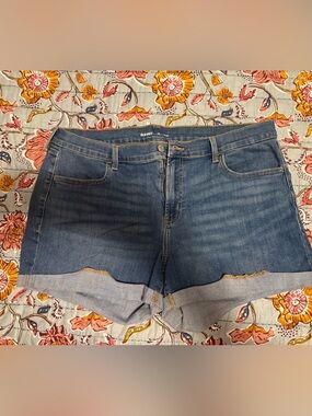 Old Navy Women's Blue Denim Shorts Size 16 Mid Rise